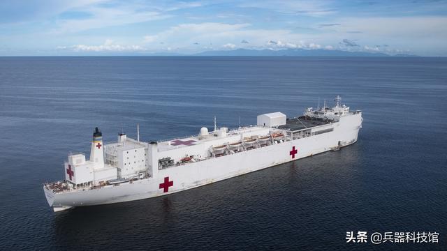 纽约新冠病毒疫情告急，美国海军重要医疗船改变初衷，专家：这次麻烦大了
